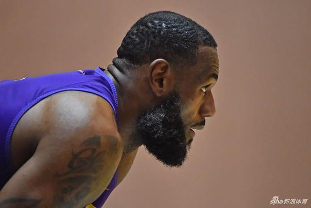 贾诚17分山东险胜山西 吴前11+10浙江大胜同曦